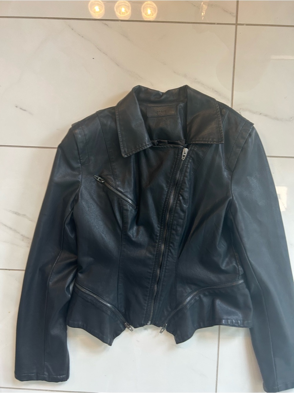 Blank NYC Faux Leather Moto Jacket | Black |
Large